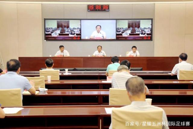 连体衣尽显魅力，让身姿无所遁形！